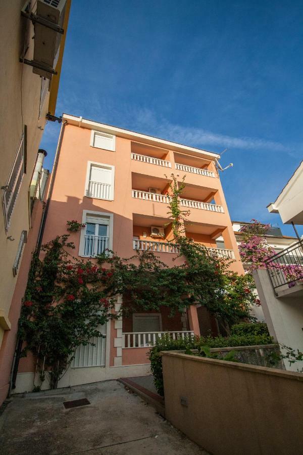 Apartments Knezovic 그라다츠 외부 사진