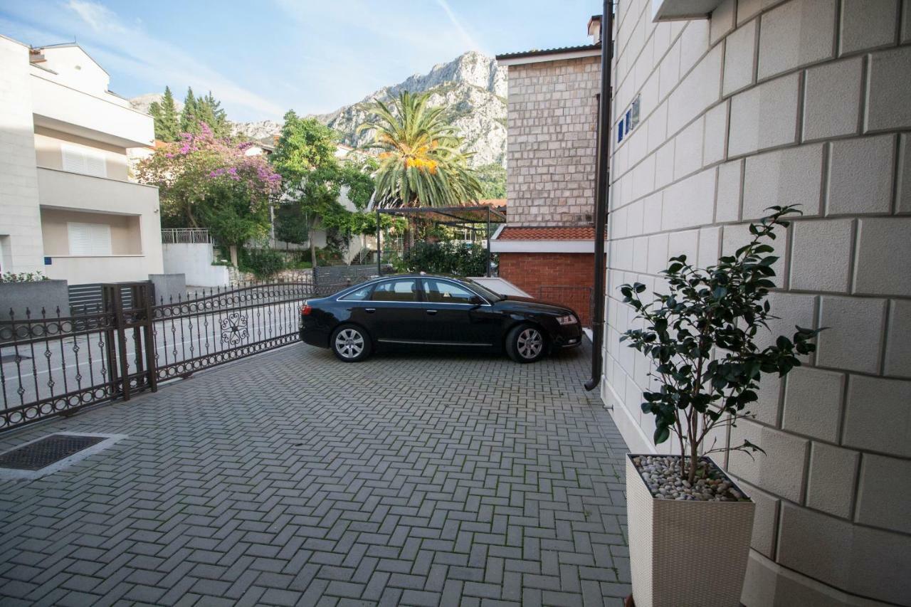 Apartments Knezovic 그라다츠 외부 사진