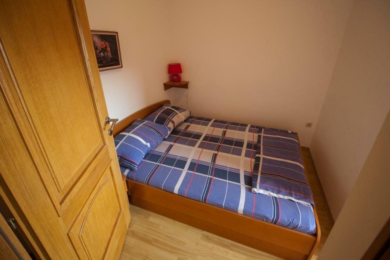 Apartments Knezovic 그라다츠 외부 사진