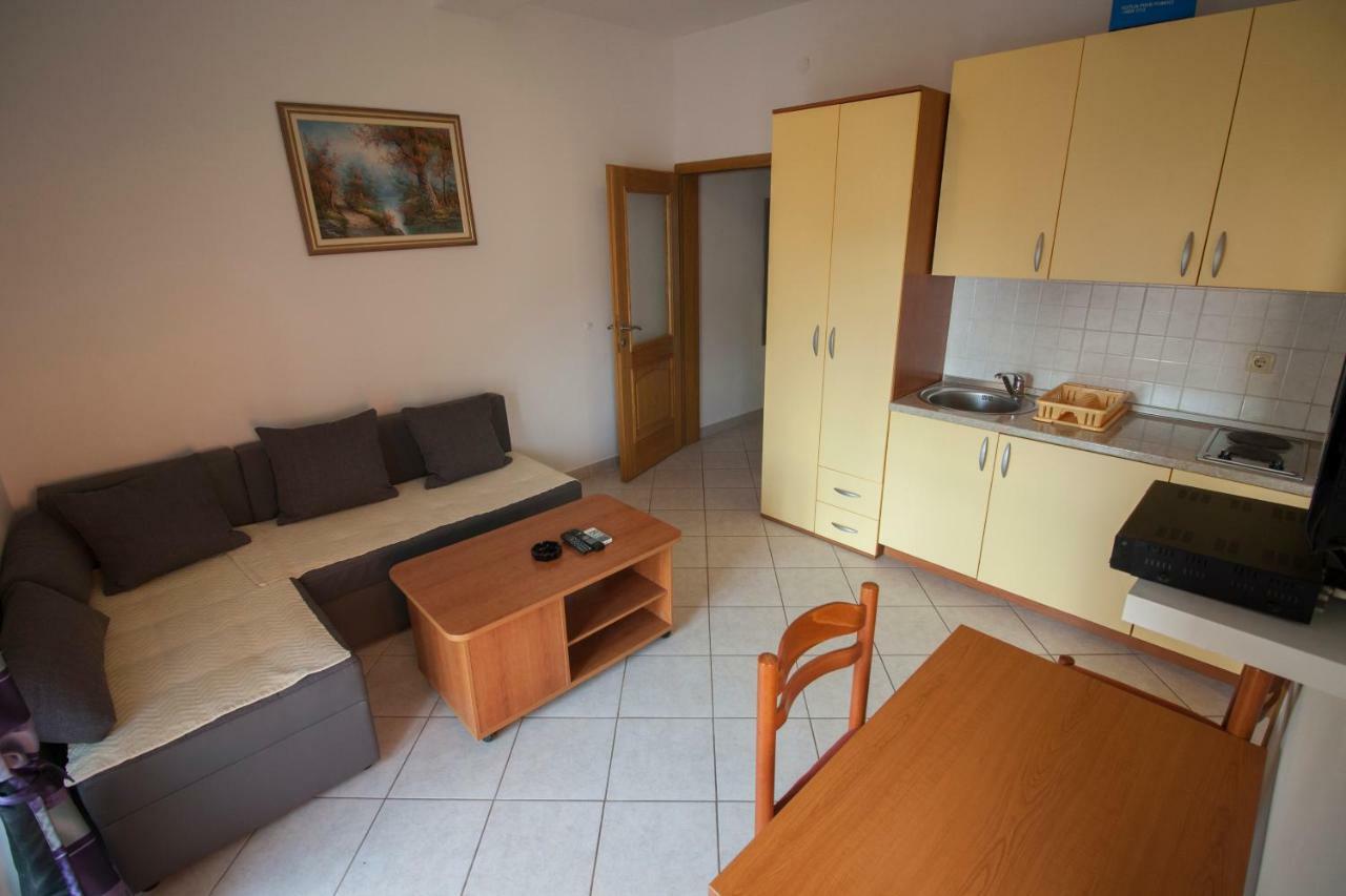 Apartments Knezovic 그라다츠 외부 사진