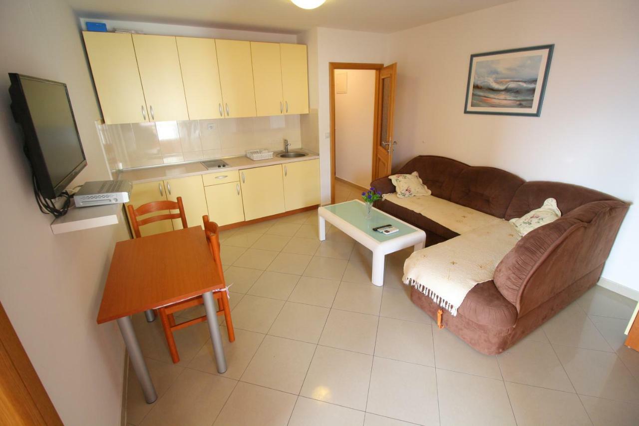 Apartments Knezovic 그라다츠 외부 사진
