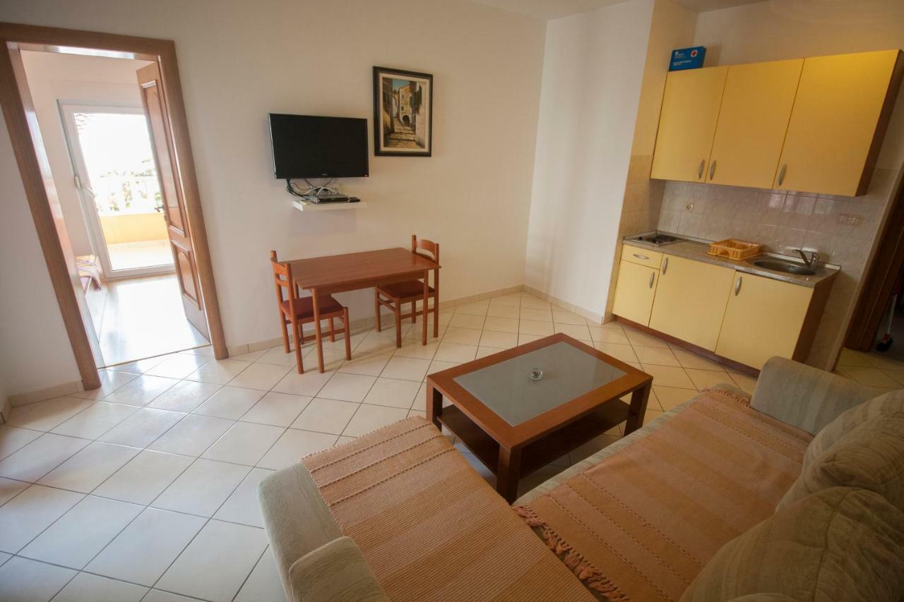 Apartments Knezovic 그라다츠 외부 사진