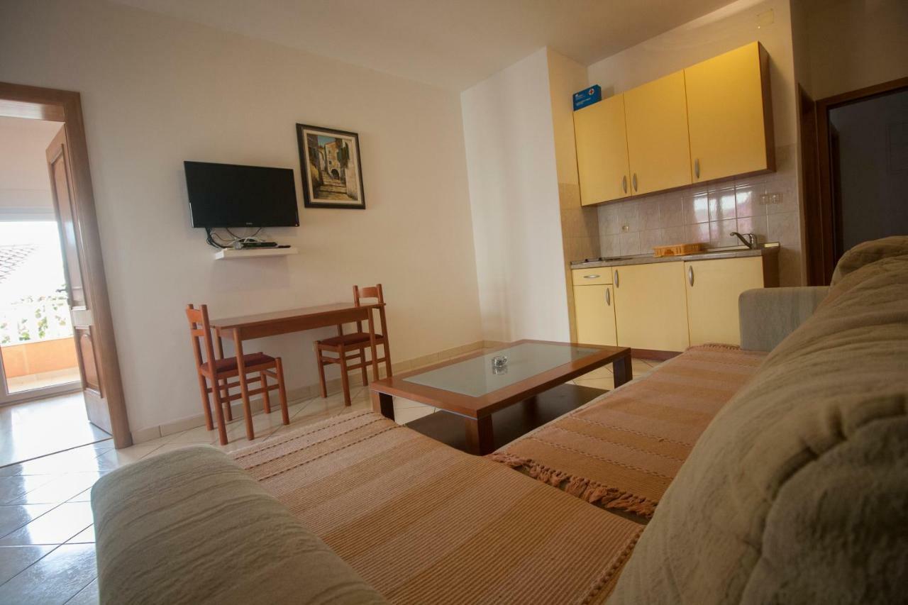 Apartments Knezovic 그라다츠 외부 사진