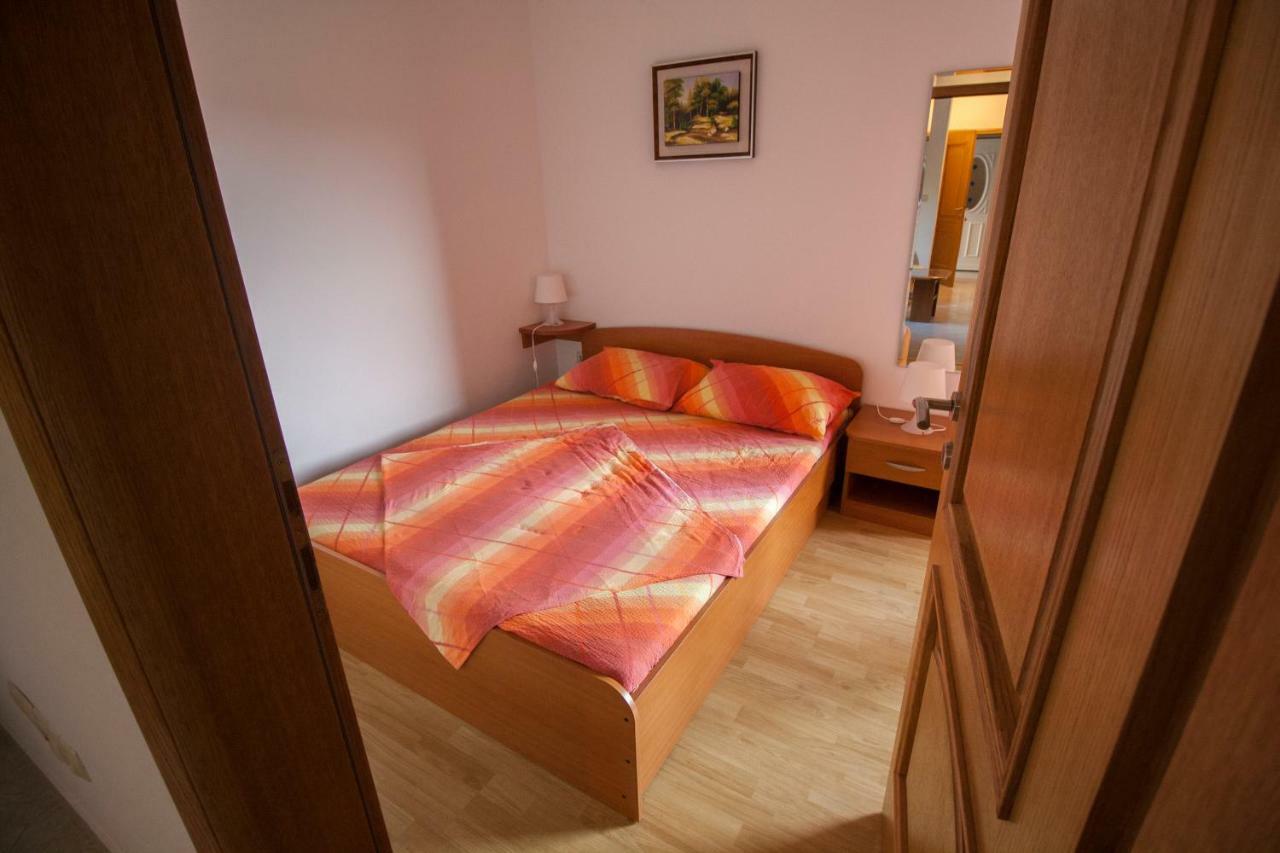 Apartments Knezovic 그라다츠 외부 사진