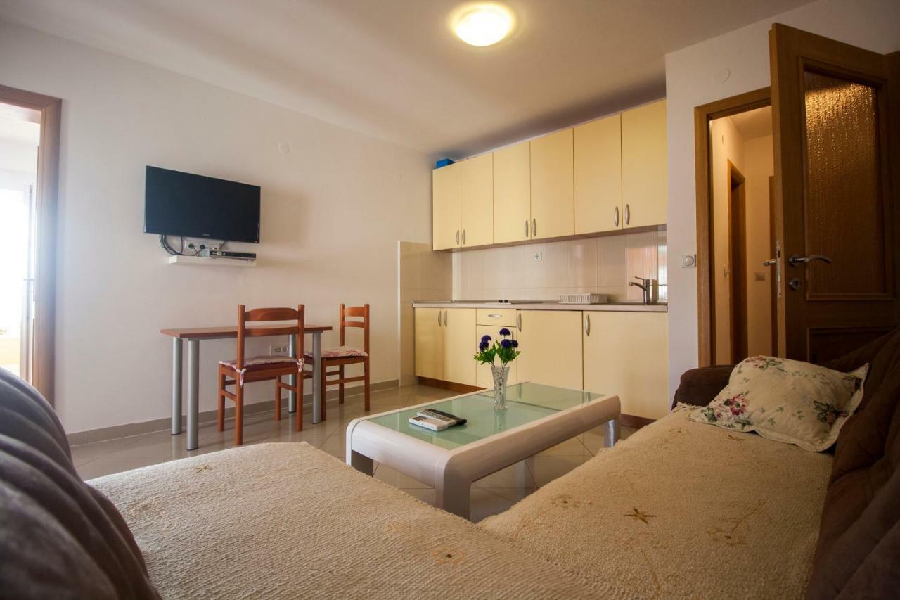 Apartments Knezovic 그라다츠 외부 사진