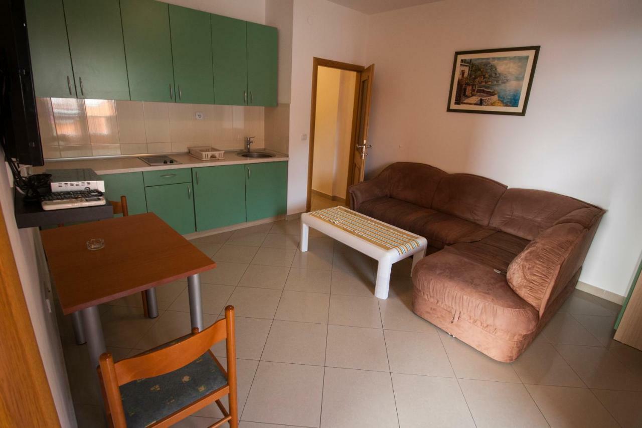Apartments Knezovic 그라다츠 외부 사진