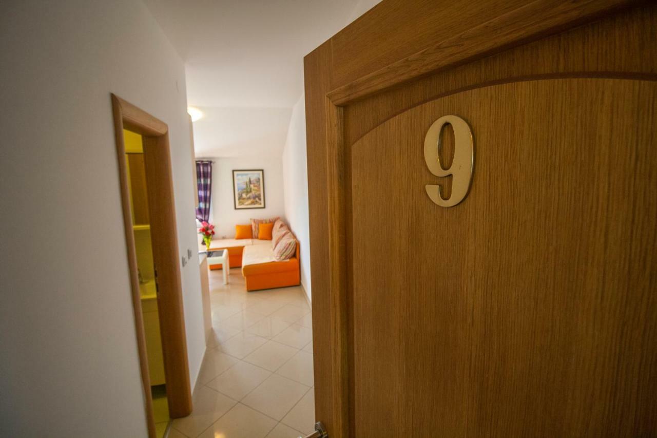 Apartments Knezovic 그라다츠 외부 사진